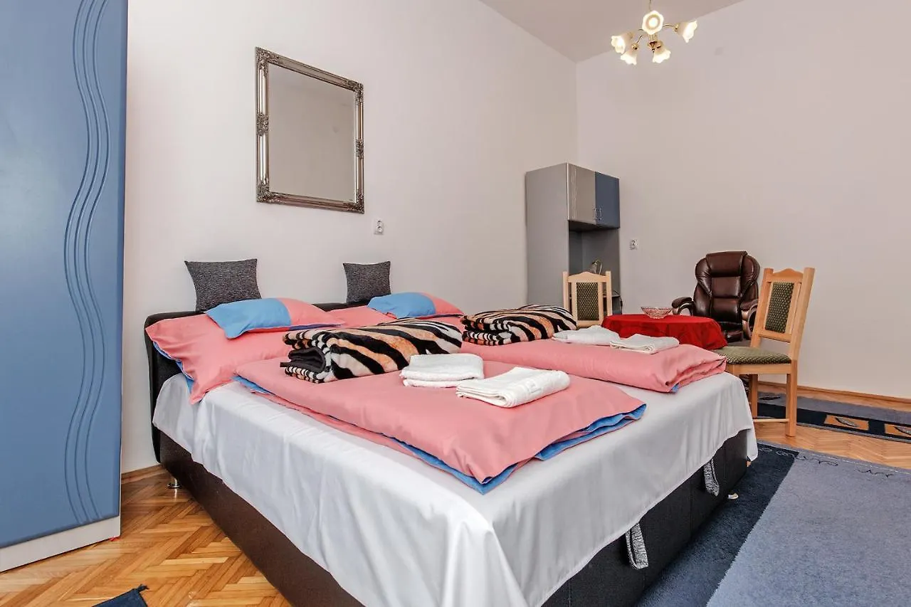 Arany Csillag Apartman Eger Apartamento